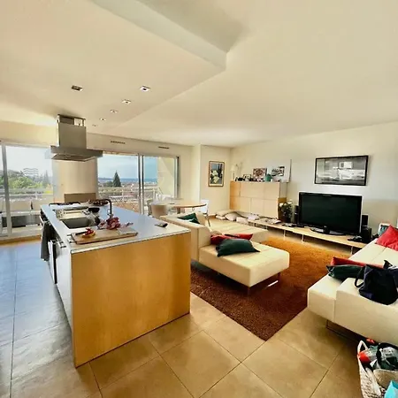 Sea View Swimming Pool Air Conditioning And Parking Holiday home *